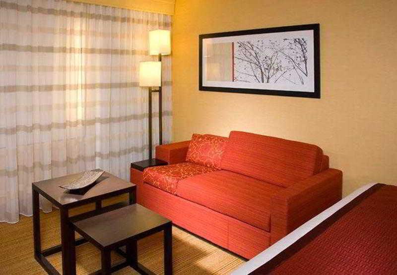 Отель Courtyard By Marriott Ленсинг Номер фото
